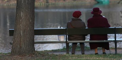 Emeryci oddają swoje mieszkania za rentę. To pułapka?