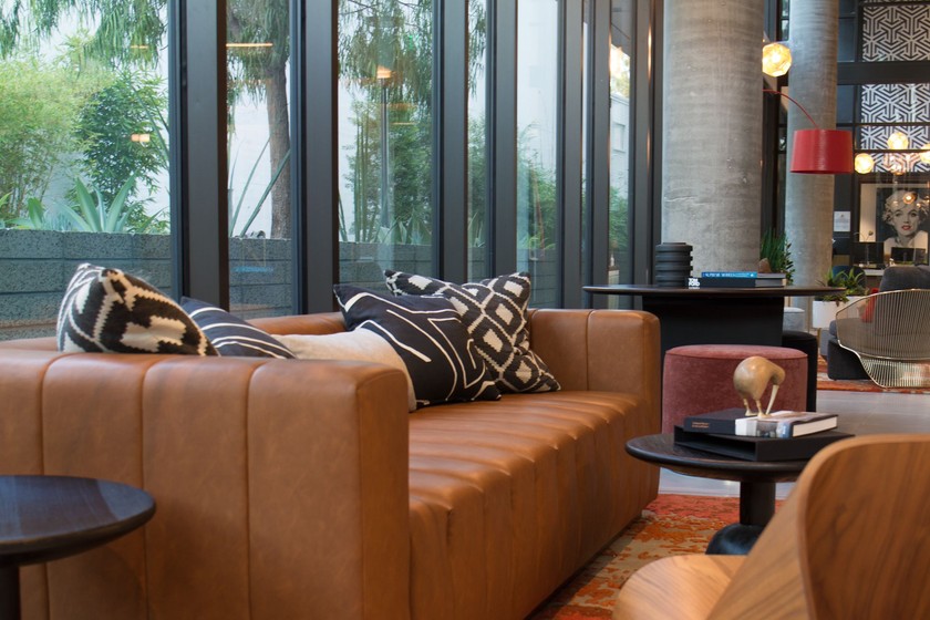 In den geteilten Räumen kann man die Nachbarn treffen. Im Haus leben angeblich auch einige Promis sowie NBA-Spieler. 