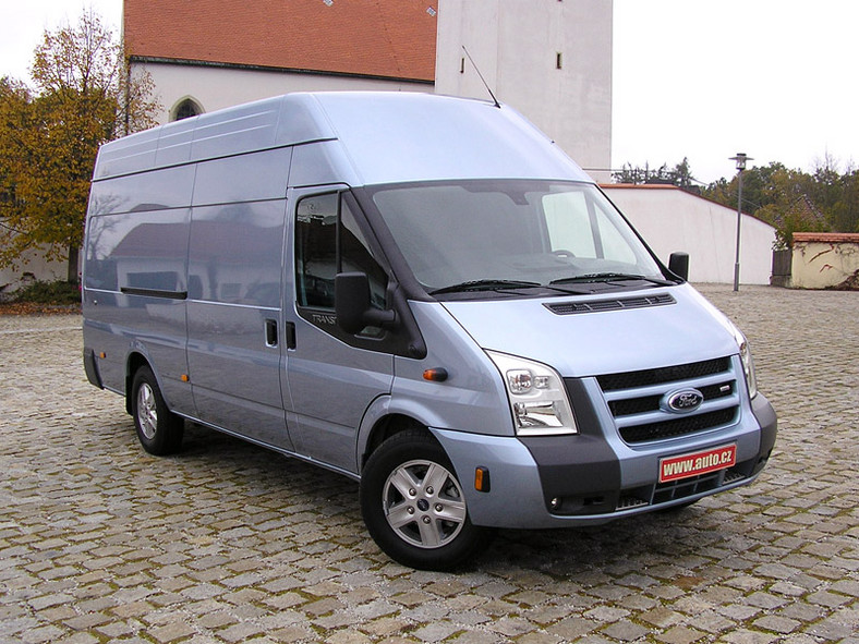 Ford Transit 3.2 TDCi i Transit SportVan: pierwsze jazdy