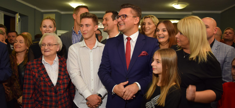 Sondażowe wyniki wyborów samorządowych: Marcin Krupa wygrywa w pierwszej turze