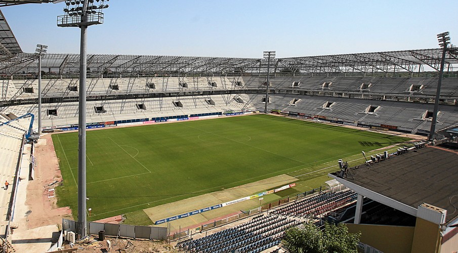 Autorem dokumentacji projektowej nowego Stadionu było Konsorcjum firm, którego liderem był GMT Sp. z o.o. W postępowaniu przetargowym wyłoniony został Generalny Wykonawca tj. Polimex-Mostostal. Funkcję Inżyniera Kontraktu pełni Grontmij Polska – czytamy na stronie stadionu w Zabrzu.  Na zdj. Zabrze. Budowa stadionu klubu sportowego ' Górnik Zabrze'.