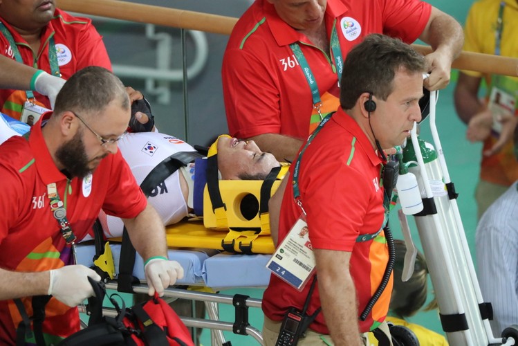 Wielka kraksa na kolarskim torze. Koreańczyk Park Sang-hoon odwieziony do szpitala