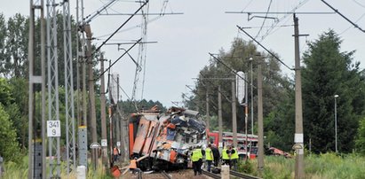 Tragiczny wypadek w Daleszewie. Ciężarówka wjechała pod pociąg