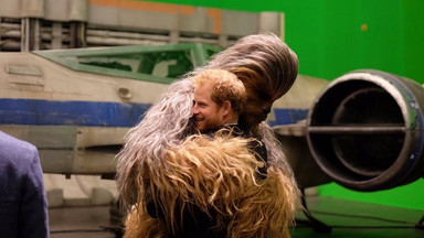 Tom Hardy oraz książęta Harry i William w "Ostatnim Jedi"