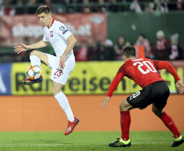 Krzysztof Piątek (L) i Valentino Lazaro (P)