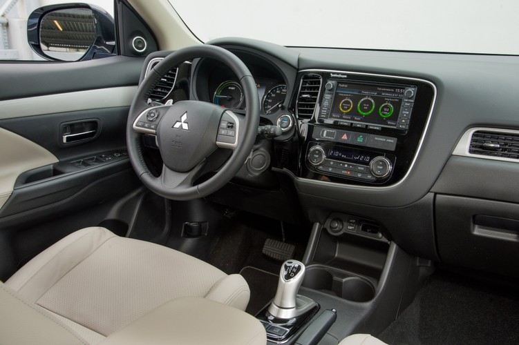 Mitsubishi outlander PHEV - spala 1,9 l/100 km?