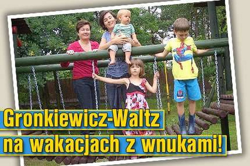 Gronkiewicz-Waltz na wakacjach z wnukami