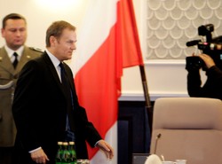 Tusk chce zmienić konstytucję, ale nie wie jak