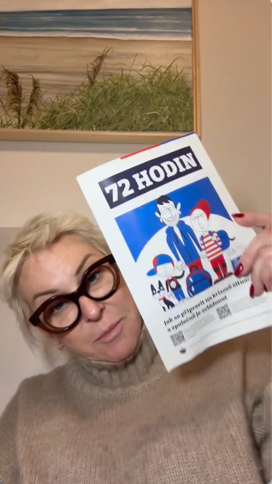 Filmová producentka Wanda Adamík Hrycová ukázala českú brožúru. 