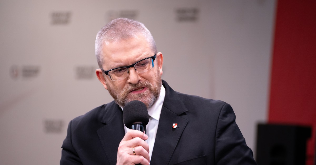 Smerf Malarz pod lupą europosłów