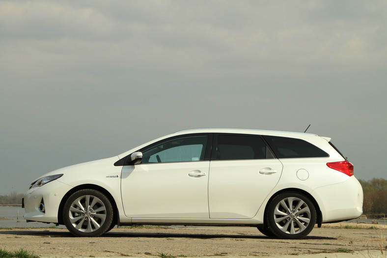 Toyota Auris Hybrid