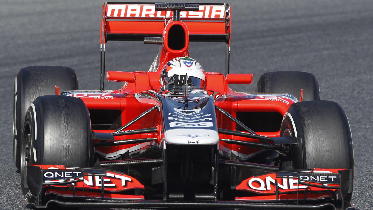 Poważne problemy ma team Marussia. Bolid tego zespołu nie przeszedł obowiązkowych testów zderzeniowych i nie będzie mógł wziąć udziału w ostatnich jazdach przedsezonowych na torze w Barcelonie - poinformował serwis autosport.com.