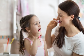 5 szakorvosi tanács a ragyogó mosolyért – így őrizze meg fogai egészségét!