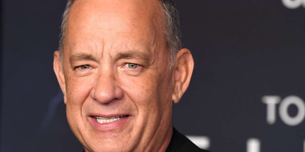 Choć Tom Hanks odrzucił zaproszenie Bezosa, zarezerwował bilety na lot statkiem kosmicznym Virgin Galactic Richarda Bransona.