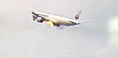 Boeing 777 stanął w płomieniach. Pilot dokonał cudu!
