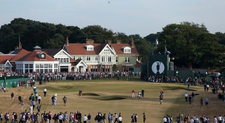 The Honourable Company of Edinburgh Golfers overwhelmingly voted in favour of admitting women members at Muirfield by 498 to 123, club captain Henry Fairweather said