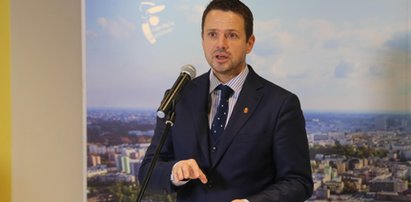 Trzaskowski przyznaje się do błędu. Warszawiacy odetchnęli z ulgą