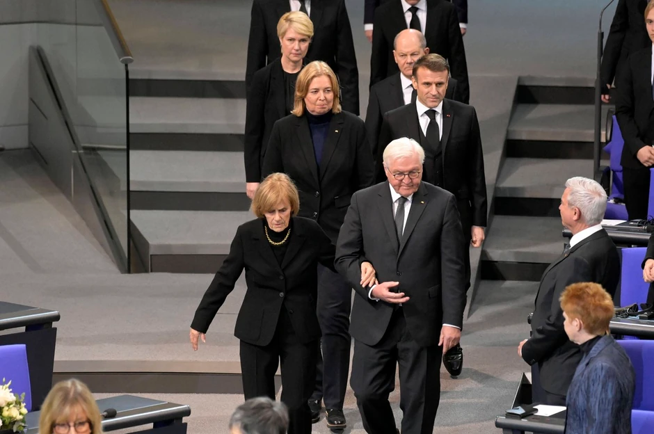 Bundestag, Makron, Sojble