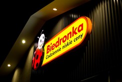 Biedronka wprowadza duże zmiany na parkingach. To nowość w całej Polsce