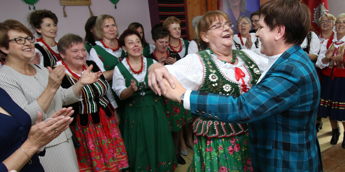 Gospodyni porwała do tańca Beatę Szydło