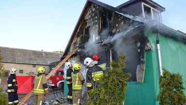 Śmiertelny pożar w Czarlinie. Nie żyją dwie osoby