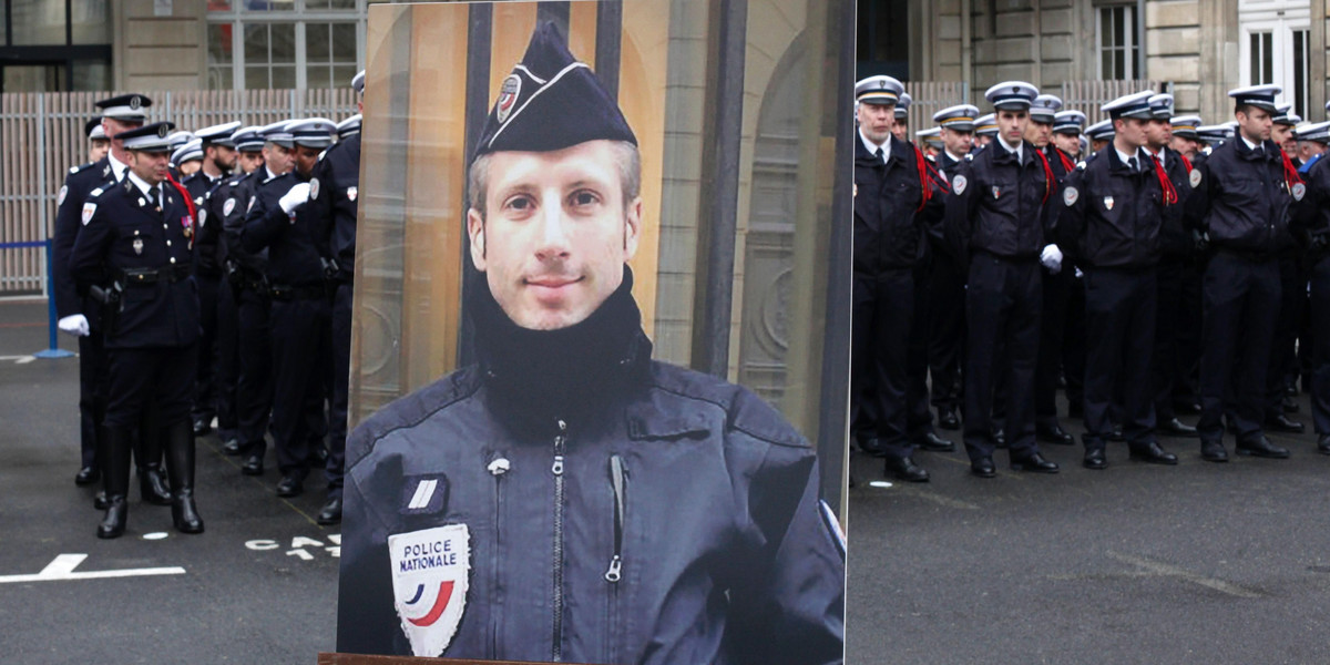 Partner zabitego policjanta wziął z nim pośmiertny ślub. Specyficzna ceremonia we Francji