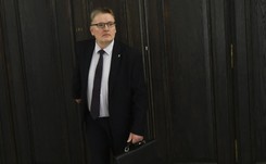 Porównał Tuska do Hitlera, mówił 'Frau Dulkiewicz'... Kontrowersyjny senator wyrzucony z PiS