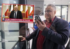 Widzowie TV Republika przerażeni. 'Wypatrują czołgów na ulicach'