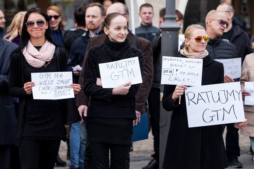 Pikieta artystów w obronie Gliwickiego Teatru Muzycznego