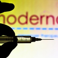 Koronavírus: a Moderna vakcinánál is lezárult az engedélyezés