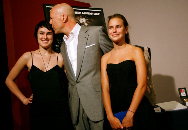 Gdy Bruce Willis odbierał swoją córkę Tallulah z komisariatu, był na nią po prostu wściekły. Panna Willis jechała autem pod wpływem alkoholu.