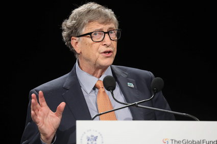 Bill Gates reaguje na teorie spiskowe oskarżające go, że chce czipować ludzi