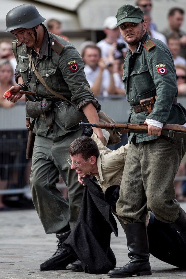 WROCŁAW POWSTANIE WARSZAWSKIE REKONSTRUKCJA