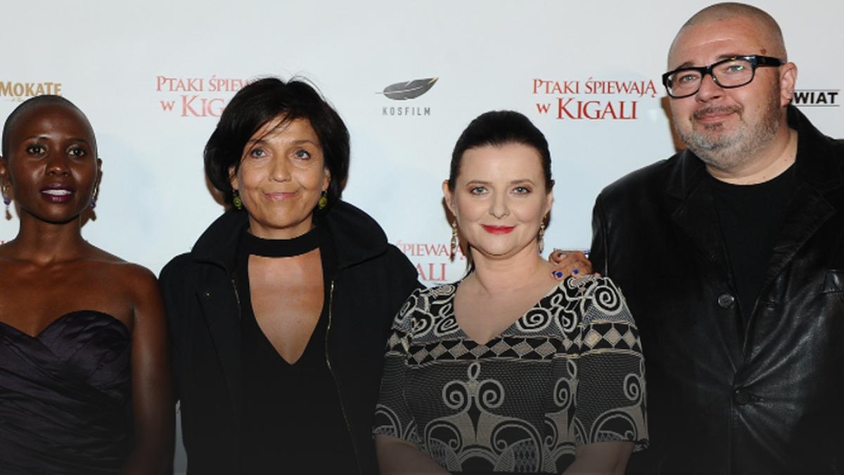 Eliane Umuhire, Joanna Kos-Krauze, Jowita Budnik i Witold Wieliński na premierze filmu "Ptaki śpiewają w Kigali"