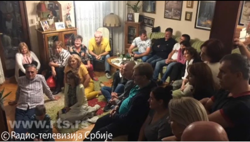 Porodica pred ekranom