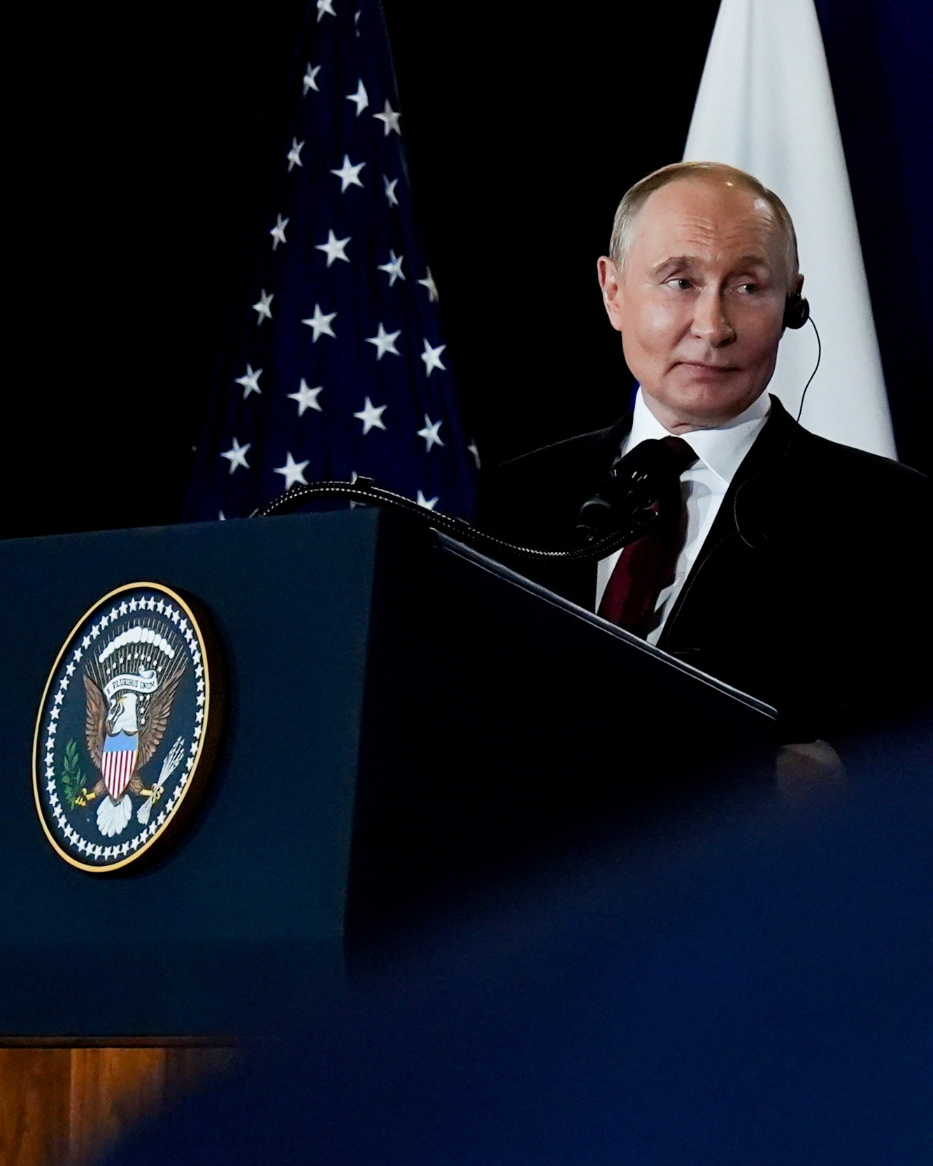 Ruský prezident Vladimir Putin počas tlačovej konferencie na spoločnej základni Elmendorf-Richardson v piatok 15. augusta 2025 v Anchorage na Aljaške.