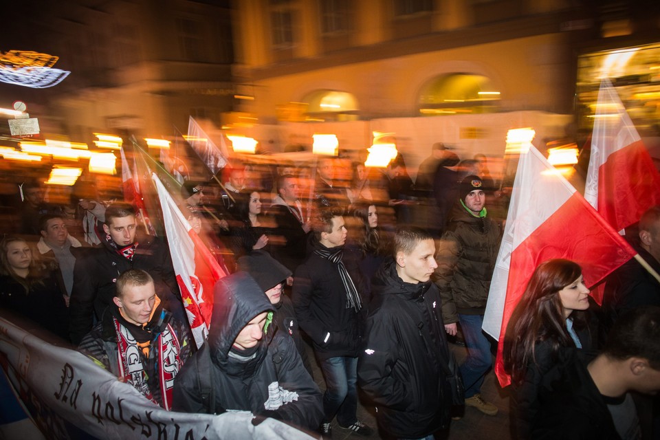 Gorący 13 grudnia: marsz PiS i pikieta przed domem Jarosława Kaczyńskiego