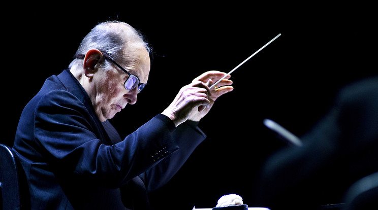 A legendás mester, Ennio Morricone hét évvel ezelőtt Magyarországon is járt /Fotó: MTI/EPA/ANP/Paul Bergen