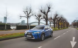 Lexus UX 300e – tak jeździ pierwszy elektryk w gamie