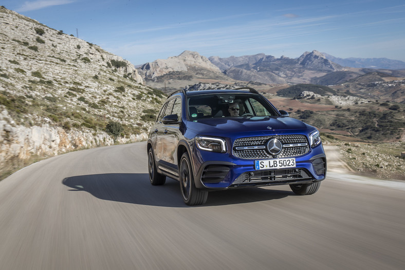 Mercedes GLB – kompaktowy SUV dla 7 osób