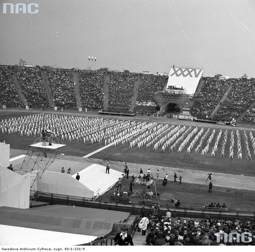 Występy na Stadionie X-lecia w Warszawie.