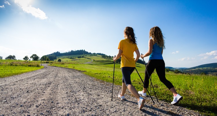 Co to jest nordic walking? Jak zacząć?