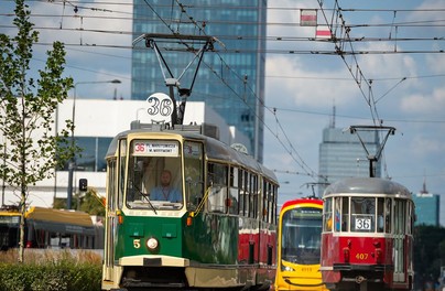 Promy, tramwaje i kolejka wąskotorowa znów hitem lata. Warszawa zachwyca turystów