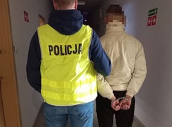 Opolskie. Bił, wyzywał i groził osobie w kryzysie bezdomności. Nastolatek odpowie za znęcanie