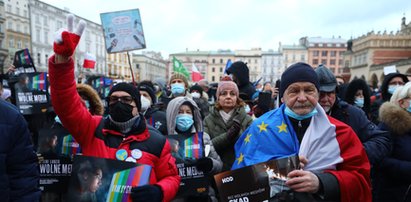 Rząd znowu uderza w TVN. Szykują się protesty w całym kraju