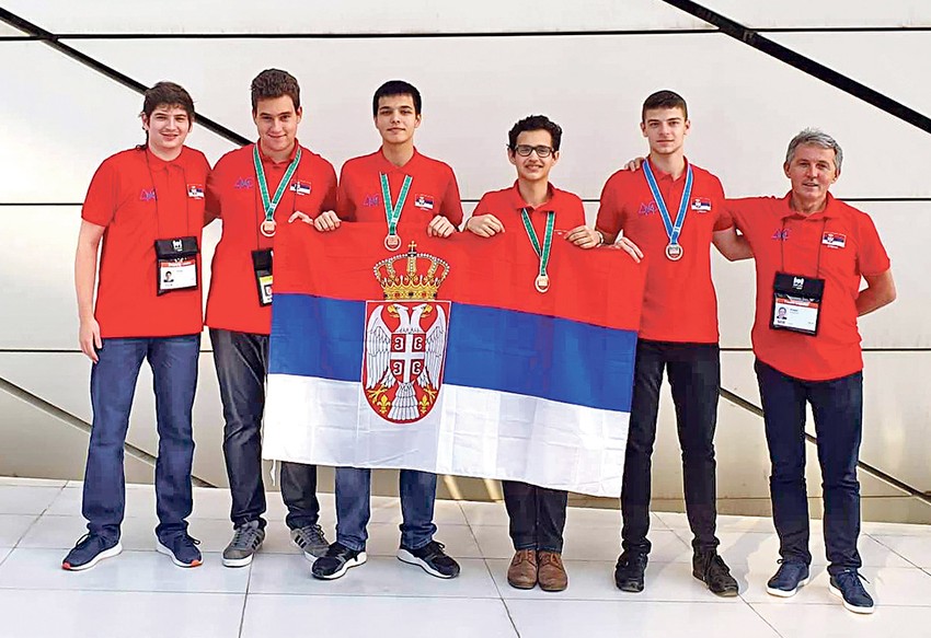 Njegov tim nedavno je osvojio i "Bubble Cup" u kategoriji "Rising Stars". Pre zlatne, sa svetskih takmičenja je doneo srebrnu i bronzanu medalju