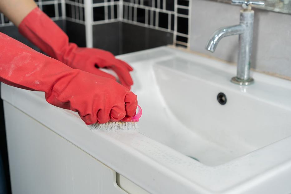 Fontos a fürdőszoba rendszeres takarítása / Fotó: Northfoto