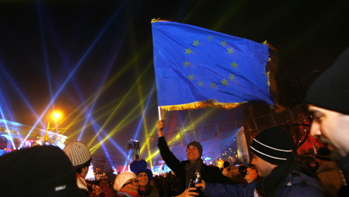 Od 1 stycznia 2007 r. Unia Europejska liczy 27 członków. Jest to związane z przystąpieniem do UE Rumunii i Bułgarii.