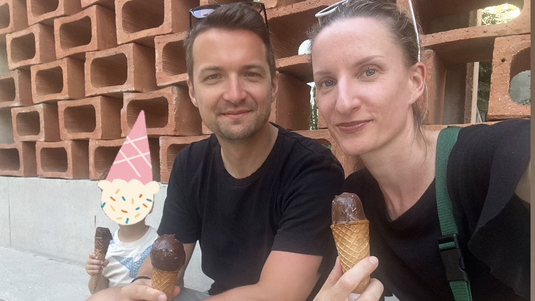 Viktor a Adela Vinczeovci so synom Maxíkom. 