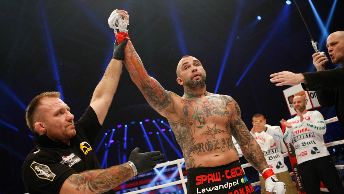 Pojedynek znakomitych kickbokserów to kolejna atrakcja dodana do karty walk KSW 28: Fighters’ Den. Czwartego października w Szczecinie w pojedynku w kategorii ciężkiej Marcin Różalski zmierzy się z doświadczonym Anglikiem Jamesem McSweeneyem.